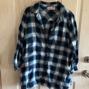 Glamour Blue and White Plaid Button Down Flannel Shirt